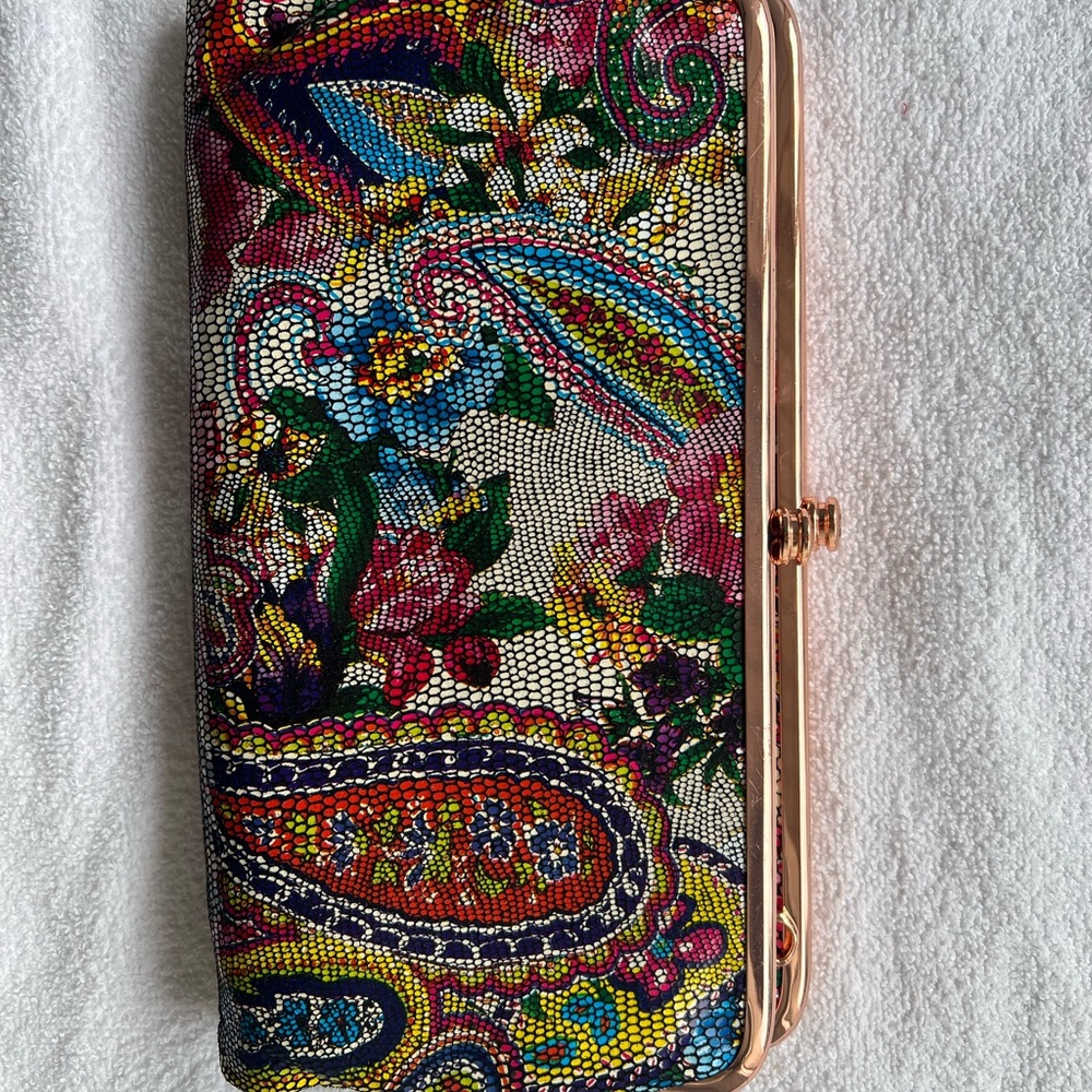 Hobo Lauren wallet excellent condition- will include dust bag.